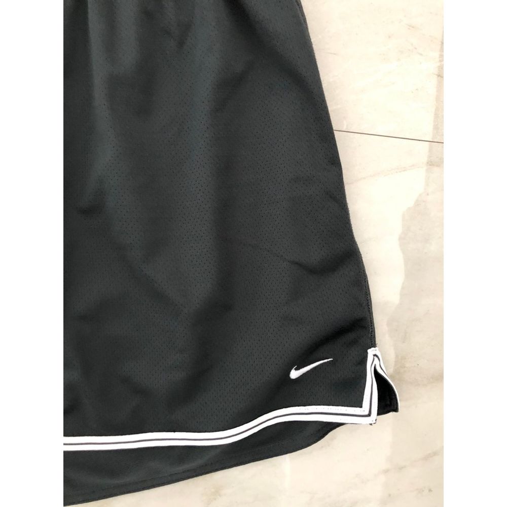 Nike Short - Picture 2 of 5